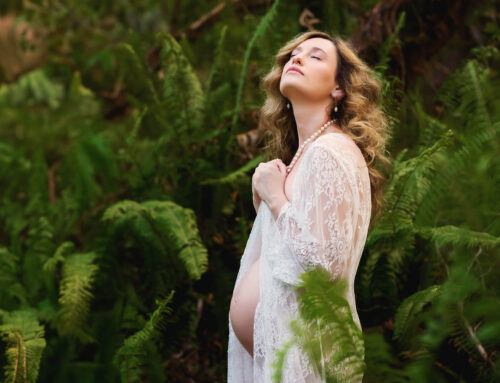 Gorgeous Maternity Session – White Lace & Ferns | Fort Myers, Florida